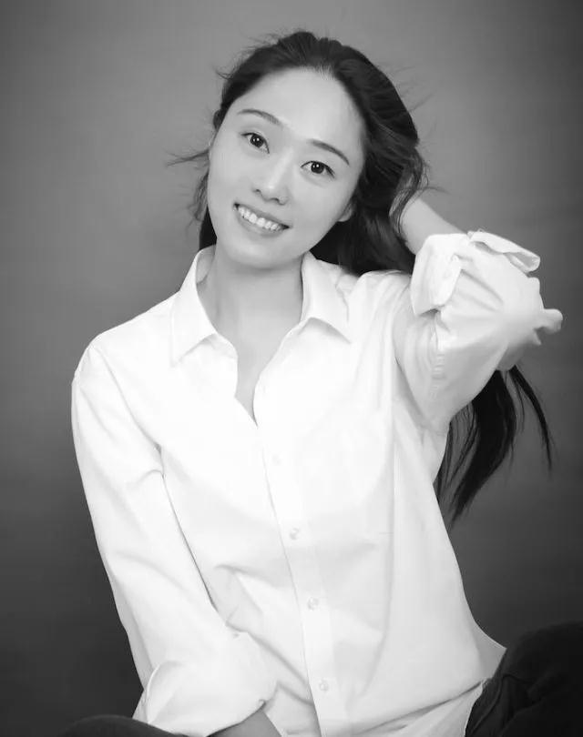 Clara写意（真名：李婧），本科毕业于太阳城首页(中国)网页版1996级企业管理专业.jpg